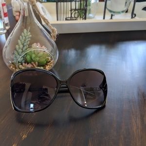 Tahari sunglasses